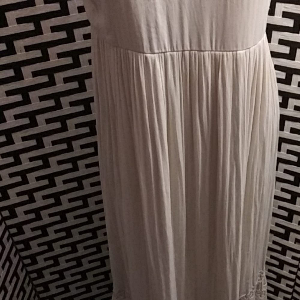 Dress - Picture 3 of 6